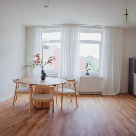 Staylight Exklusive Suite, Nahe Rathaus - Fruehstueck, Parkplatz, Ideal Fuer 4 Personen * Celle