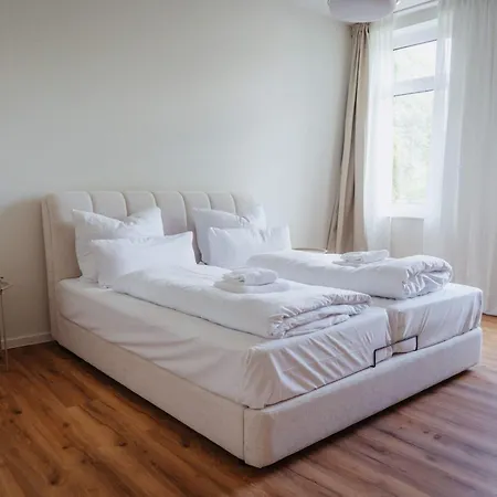Staylight Exklusive Suite, Nahe Rathaus - Fruehstueck, Parkplatz, Ideal Fuer 4 Personen * ツェレ