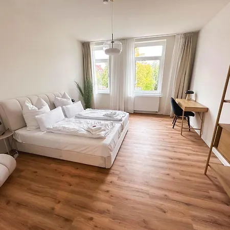 Staylight Exklusive Suite, Nahe Rathaus - Fruehstueck, Parkplatz, Ideal Fuer 4 Personen アパート *