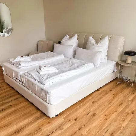 Staylight Exklusive Suite, Nahe Rathaus - Fruehstueck, Parkplatz, Ideal Fuer 4 Personen